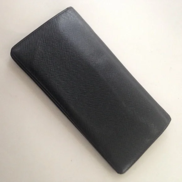 Louis Vuitton, Black Taiga Leather Zip Long Wallet - Picture 6 of 11
